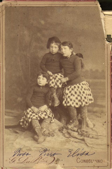 Il padre Piero con le sorelle 